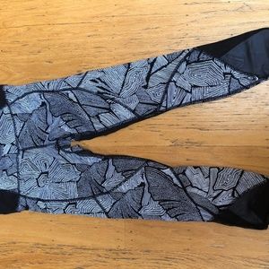 Lululemon Wunder Under Crop Pants 6